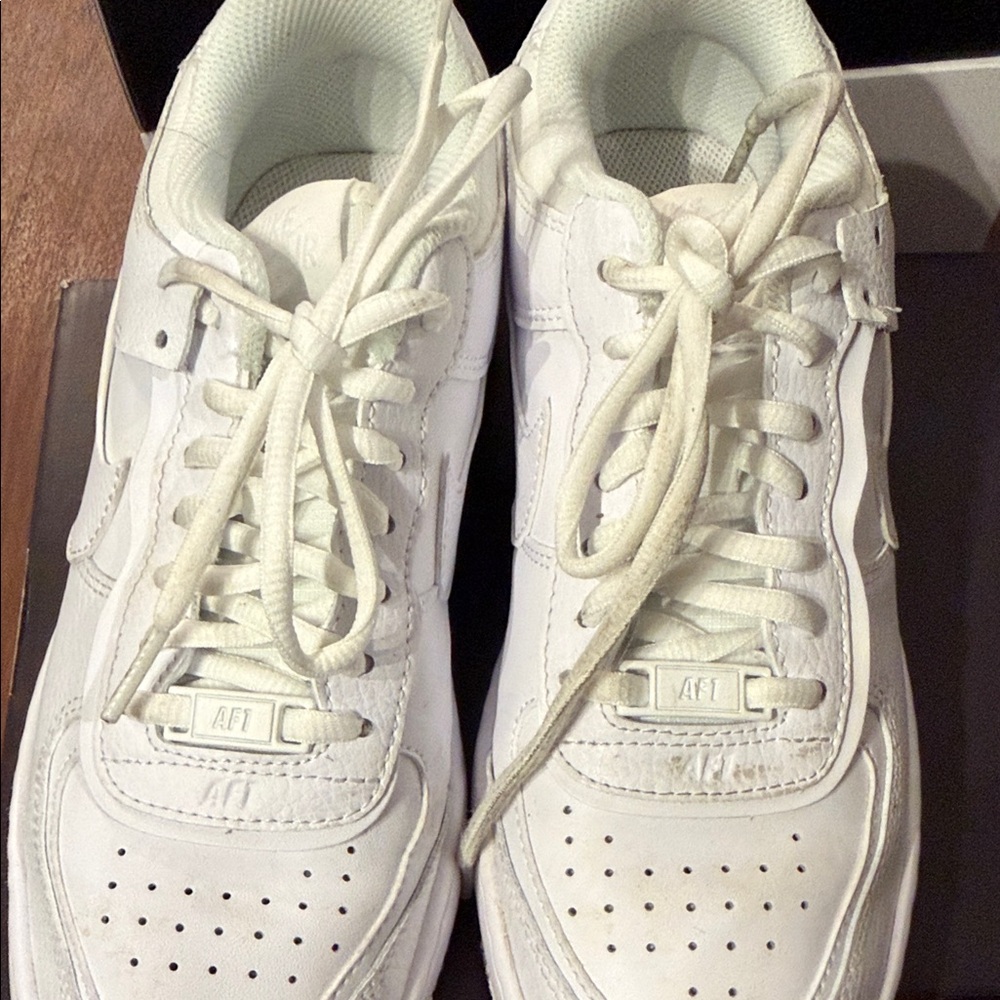Nike Air Force 1 Triple  White  Sneakers - Picture 3 of 8